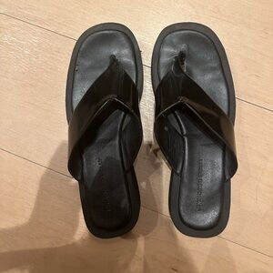 Princes Polly platform flip flops